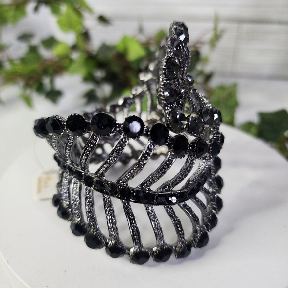 Statement Gunmetal with Crystals Wrap Feather Clamper Hinge Bracelet - Picture 5 of 10